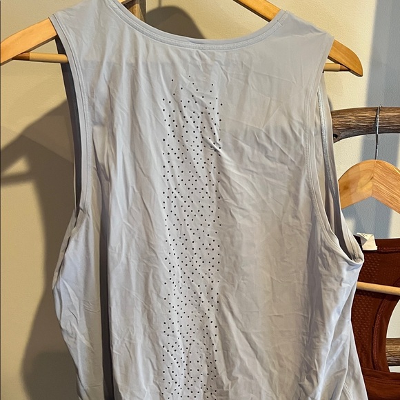 Lululemon EUC tank top lot size 10 - Picture 4 of 7